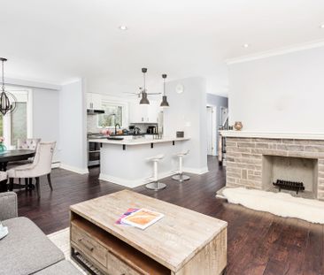 For Lease - 419 Brownfield Gardens, Toronto, Ontario - Photo 2