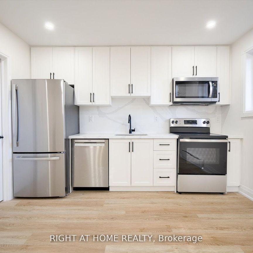 For Lease - 809 Helen Crescent, Pickering, Ontario - Photo 1