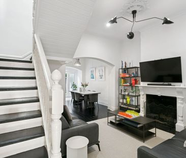 CHARACTER. CHARM. CONVENIENCE. - Photo 5