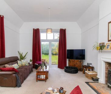 4 bedroom detached house to rent - Photo 4