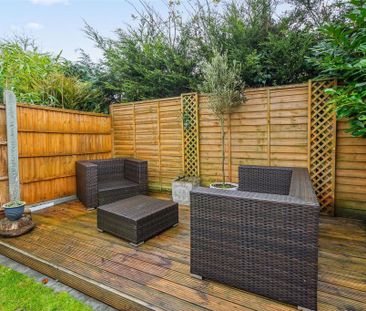 3 bedroom terraced house to rent - Photo 2