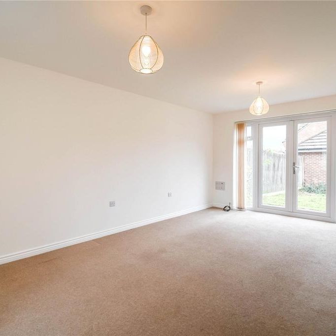 4 bedroom semi-detached house to rent - Photo 1