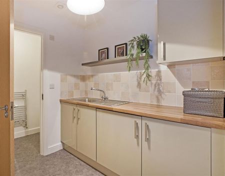 3 bedroom terraced house to rent - Photo 2