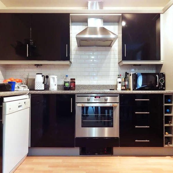 Vistula Crescent, Swindon, Wiltshire, SN25 - Photo 1