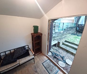 3 bedroom semi-detached house to rent - Photo 3