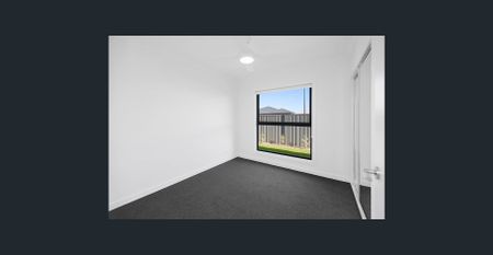 Bright, Spacious & Ready to Move Into! - Photo 4