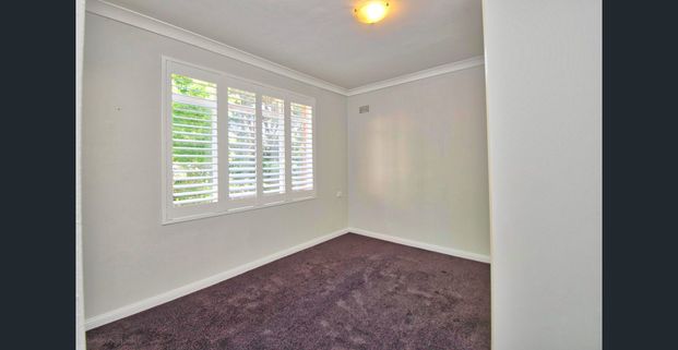 Light Filled 1 Bedroom Apartment - Photo 1