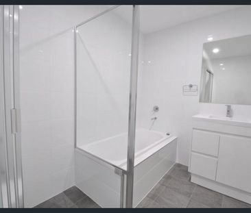 Spacious & Modern Two-Bedroom Apartment - Photo 3