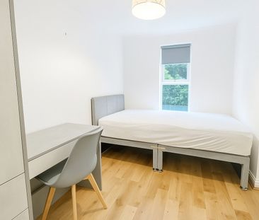 6 Bed Terraced House, Parnell Road, BS16 - Photo 3