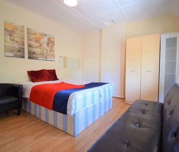 Room in a Shared House, Taylors Green, W3 - Photo 2