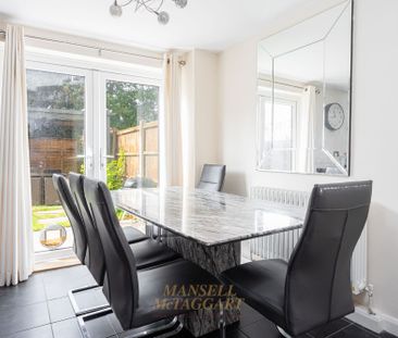 Heathfield, Crawley, RH10 - Photo 3