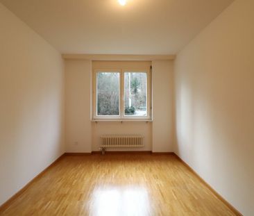 An ruhiger Lage in Reinach - grosszügige 4 1/2-Zimmerwohnung im 1.OG - Foto 3