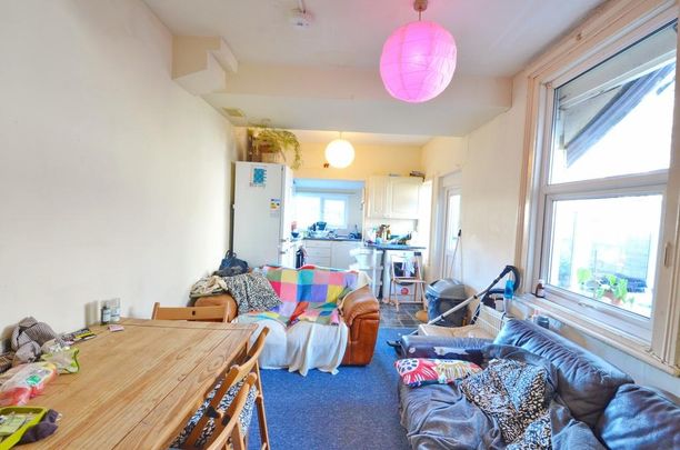 5 bedroom house to rent - Photo 1