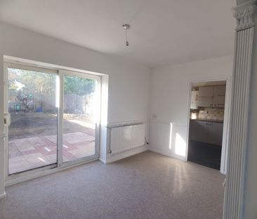 Queens Way, Atherstone - Photo 1