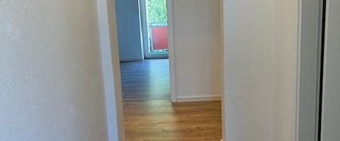 Moderne, renovierte 2-Zimmer-Wohnung mit Balkon! - Foto 1