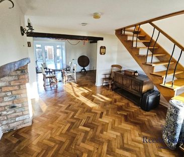 4 bedroom semi-detached house to rent - Photo 4