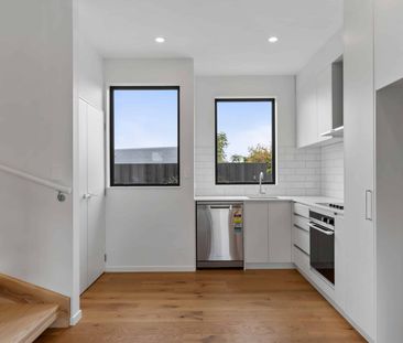 Modern Luxury - Unbeatable Location - Photo 4