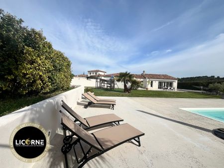 Location Maison 6 pièces 176m² MARIGNANE 13700 - Photo 4