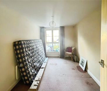 Tudor Way, Knaphill, Woking, Surrey, GU21 2UD - Photo 3