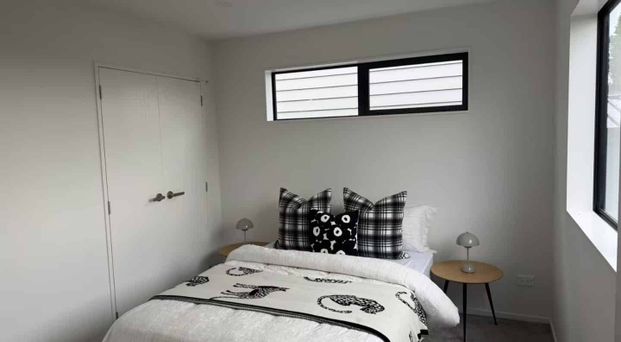 Brand new 4 bedroom home - Photo 1