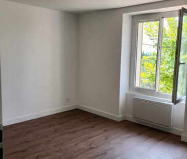 SAINT CHAMAS - Maison mitoyenne de 110m² rénovée à neuf - Photo 1