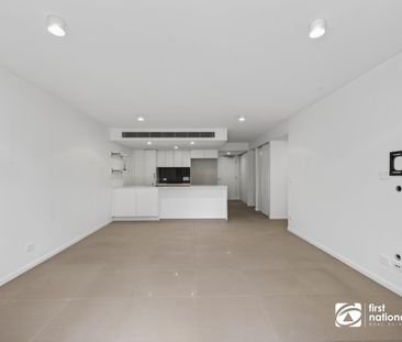 SPACIOUS MODERN APARTMENT IN CENTRAL CLEVELAND , GROUND LEVEL WITH ... - Photo 3