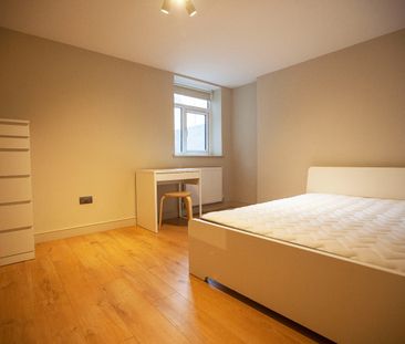 Room in a Shared Flat, Swinton Grove, M13 - Photo 4