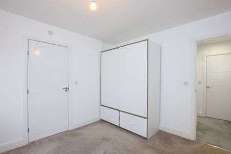 Hampden Square, Heyford Park - Photo 2