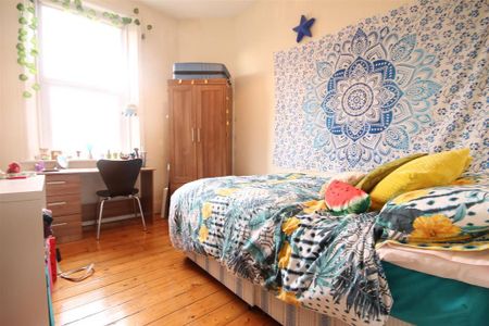 3 bedroom apartment to rent - Photo 2