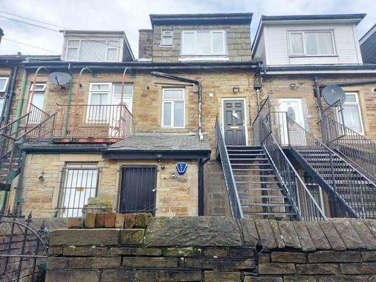 A Duckworth Lane, Bradford, BD9 - Photo 1