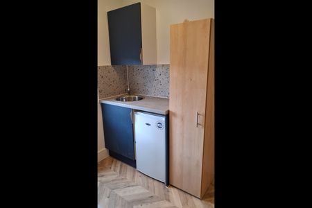 Studio Flat, Junction Road, N19 - Photo 4