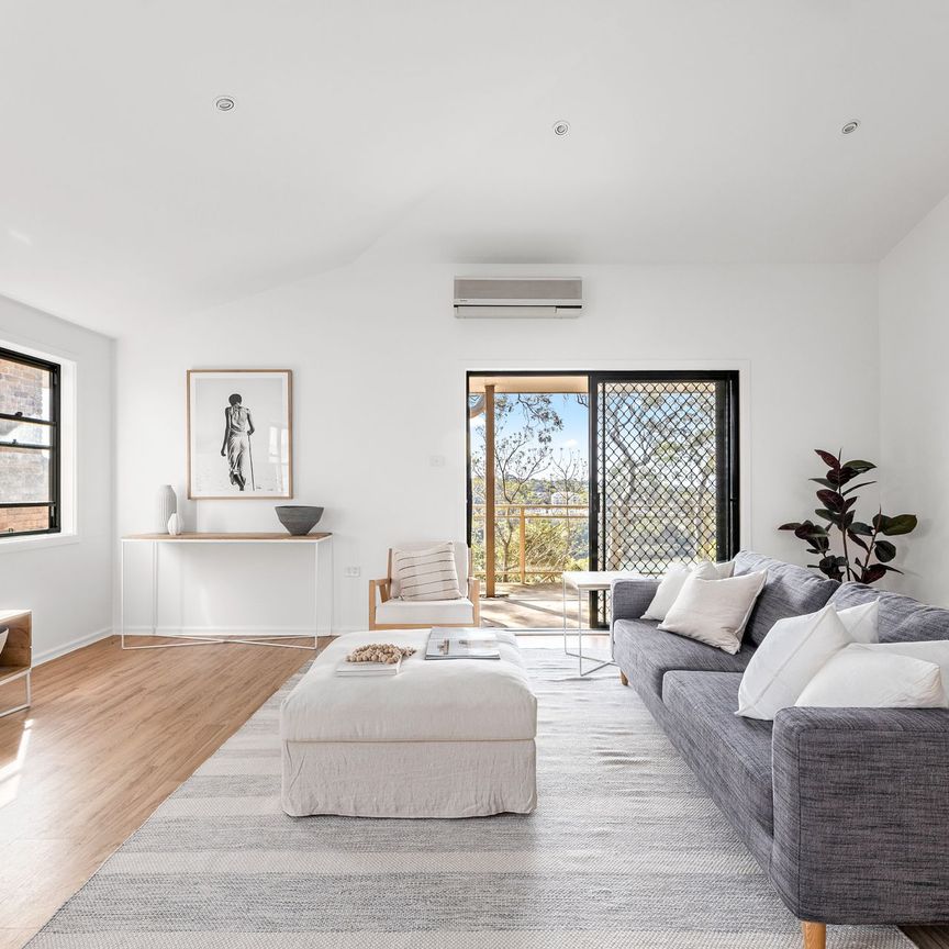 An Abundance Of Natural Light & Space - Photo 1