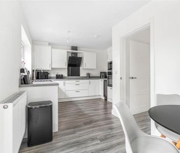 2 bedroom semi-detached house to rent - Photo 5