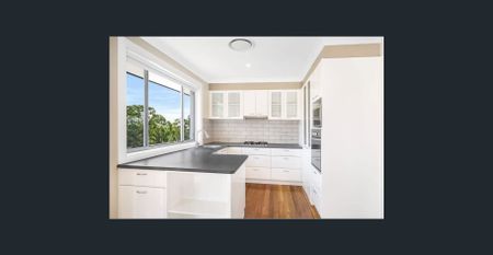 Charming Family Home in Farmborough Heights - Photo 4