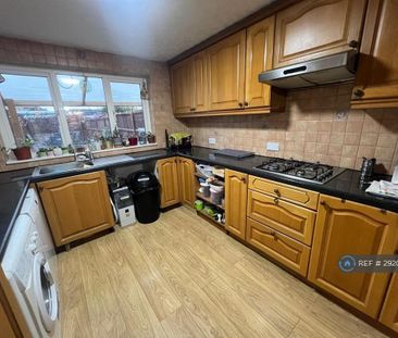 3 bedroom terraced house to rent - Photo 5