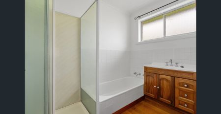 Spacious 3-Bedroom Home in Quiet Norwood Court - Photo 5