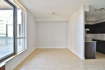 Bachelor Open Concept - Photo 2