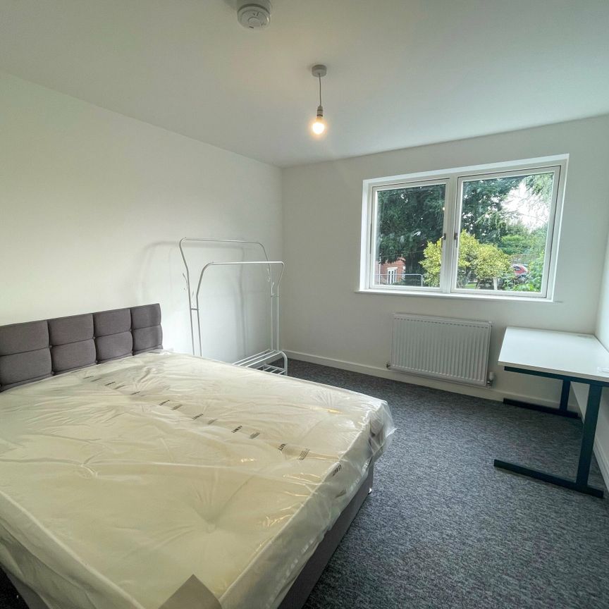 Edgeware Road, Staple Hill, BS16 4LZ - Photo 1