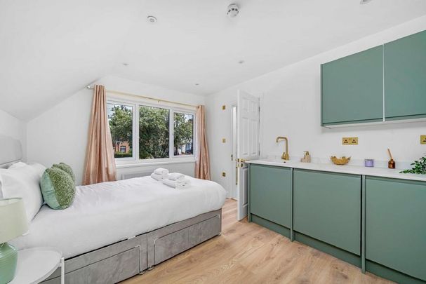 Studio to rent - Photo 1