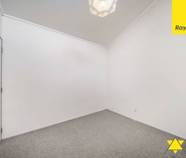 Modern Comfort in Prime New Lynn Location - Photo 2