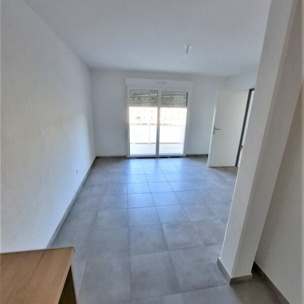 Location Appartement 2 pièces 41m² NIMES 30000 - Photo 1
