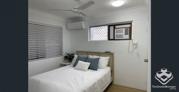 Very tidy and clean two bedroom furnished unit - ideal Hermit Park location - 1 car park included - Photo 1