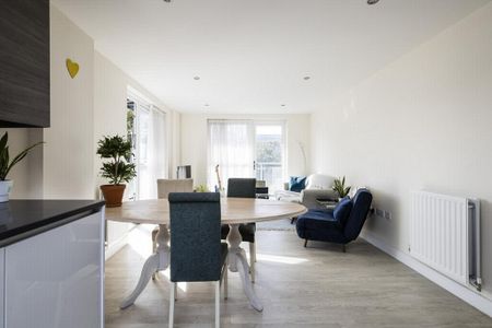 2 bedroom flat to rent - Photo 2