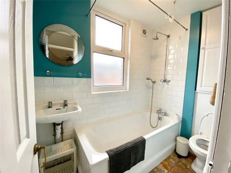 3 bedroom terraced house to rent - Photo 2