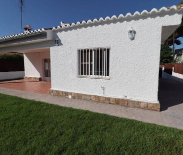 Luxury 4 room Detached House for rent in Rocafort, Valencia - Photo 1