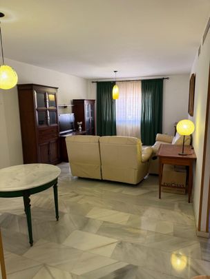 Apartamento planta baja en alquiler en Malaga - Photo 1