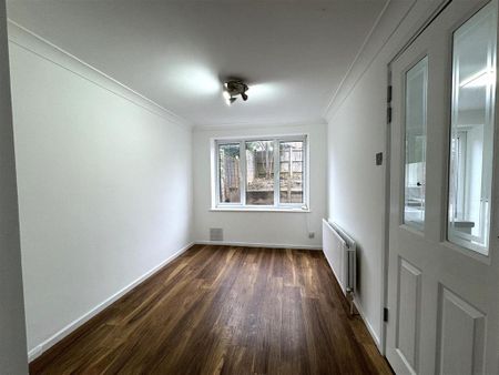 4 bedroom house to rent - Photo 3