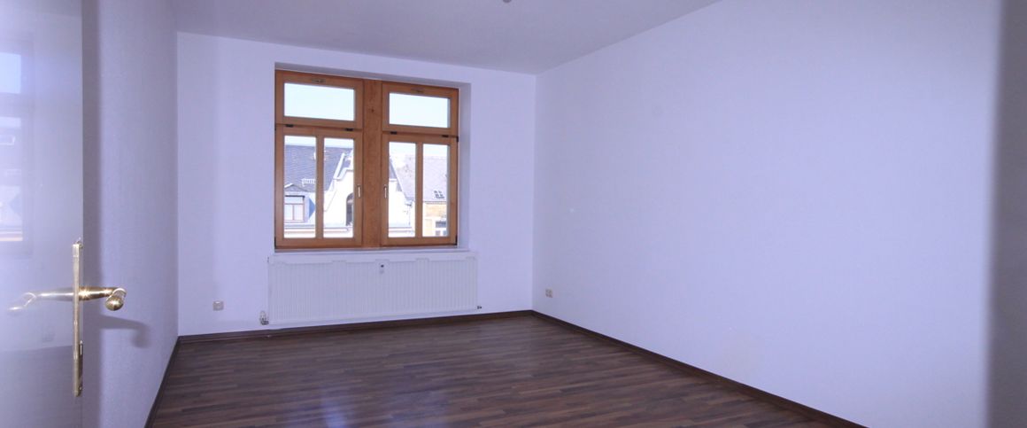 Tolle Dachgeschosswohnung mit großem Balkon - Photo 1