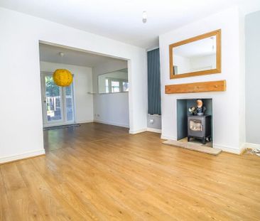 3 bedroom semi-detached house to rent - Photo 3