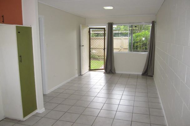 Unit 4/697 Logan Road, - Photo 1